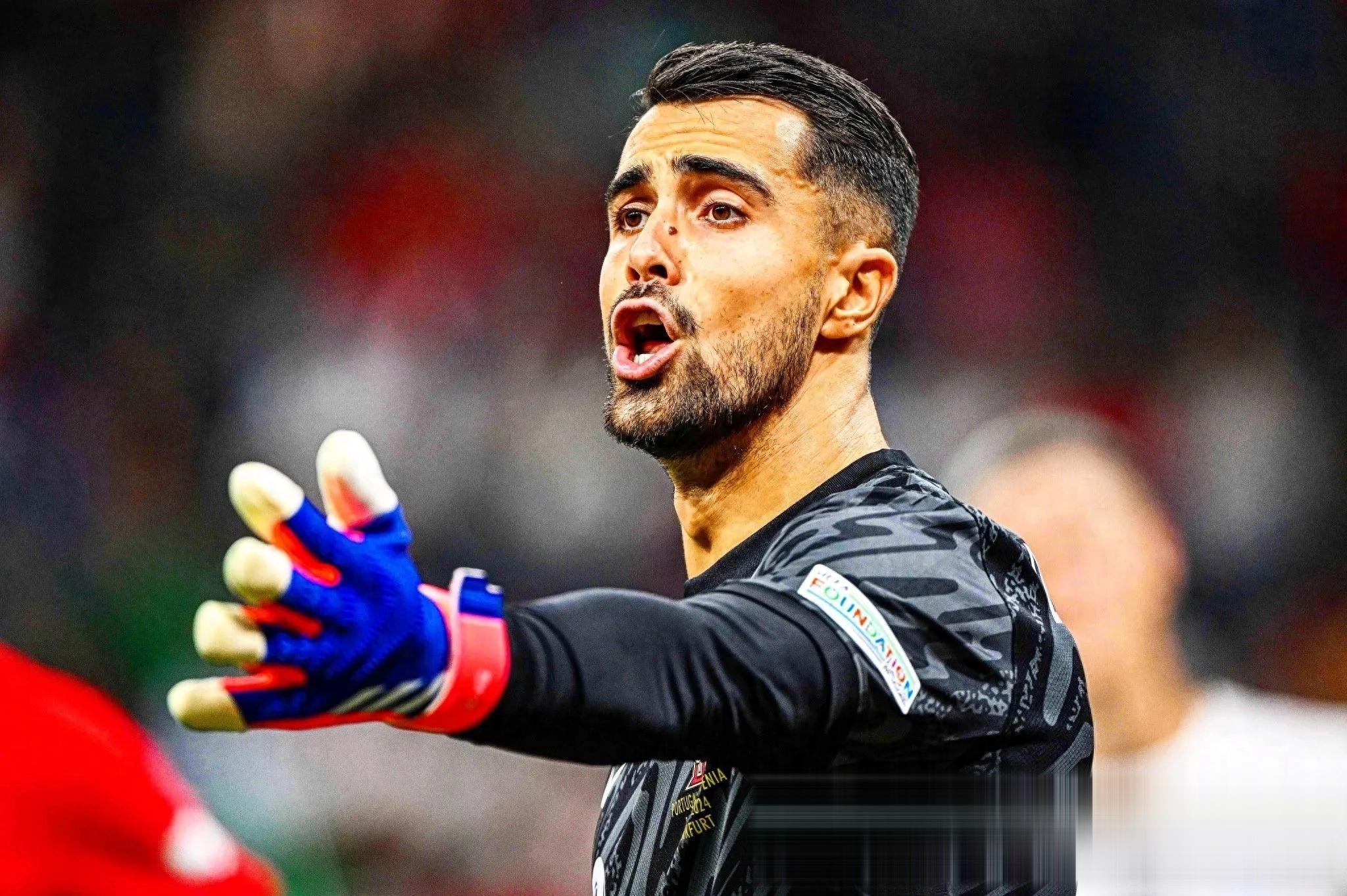 葡萄牙选手实现逆袭夺得拳击比赛银牌