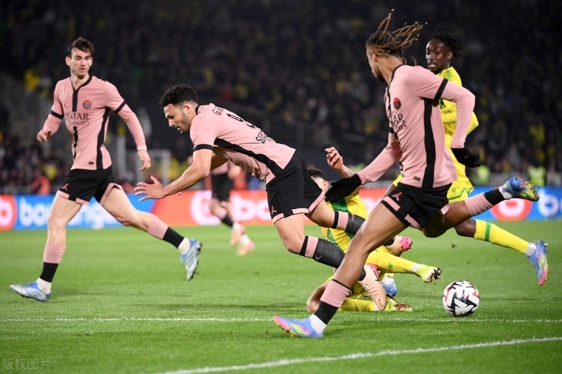 阿森纳主场胜出，双前锋联手破门力克对手