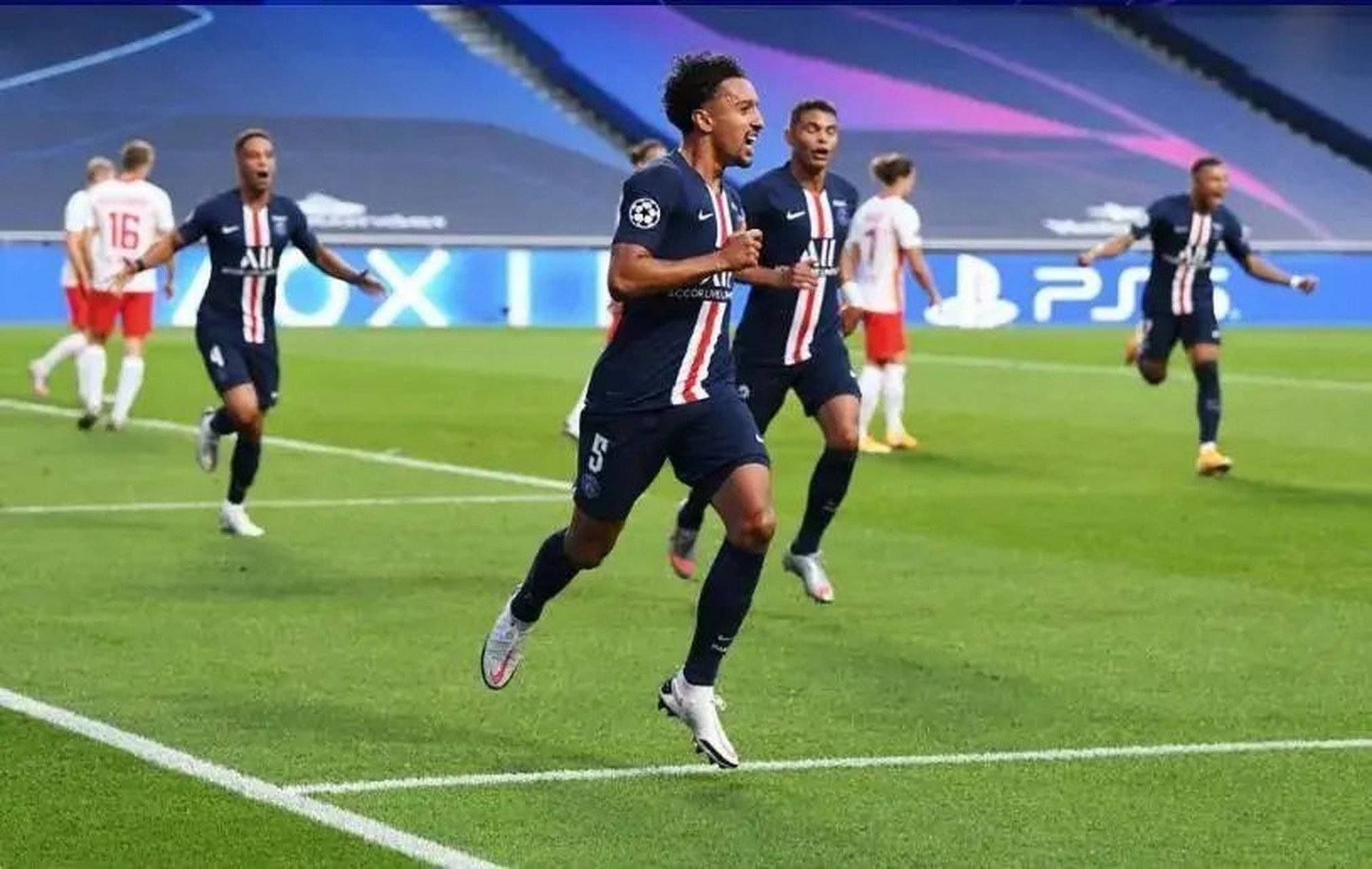 关于圣埃蒂安客场逼平尼斯，难分胜负的信息