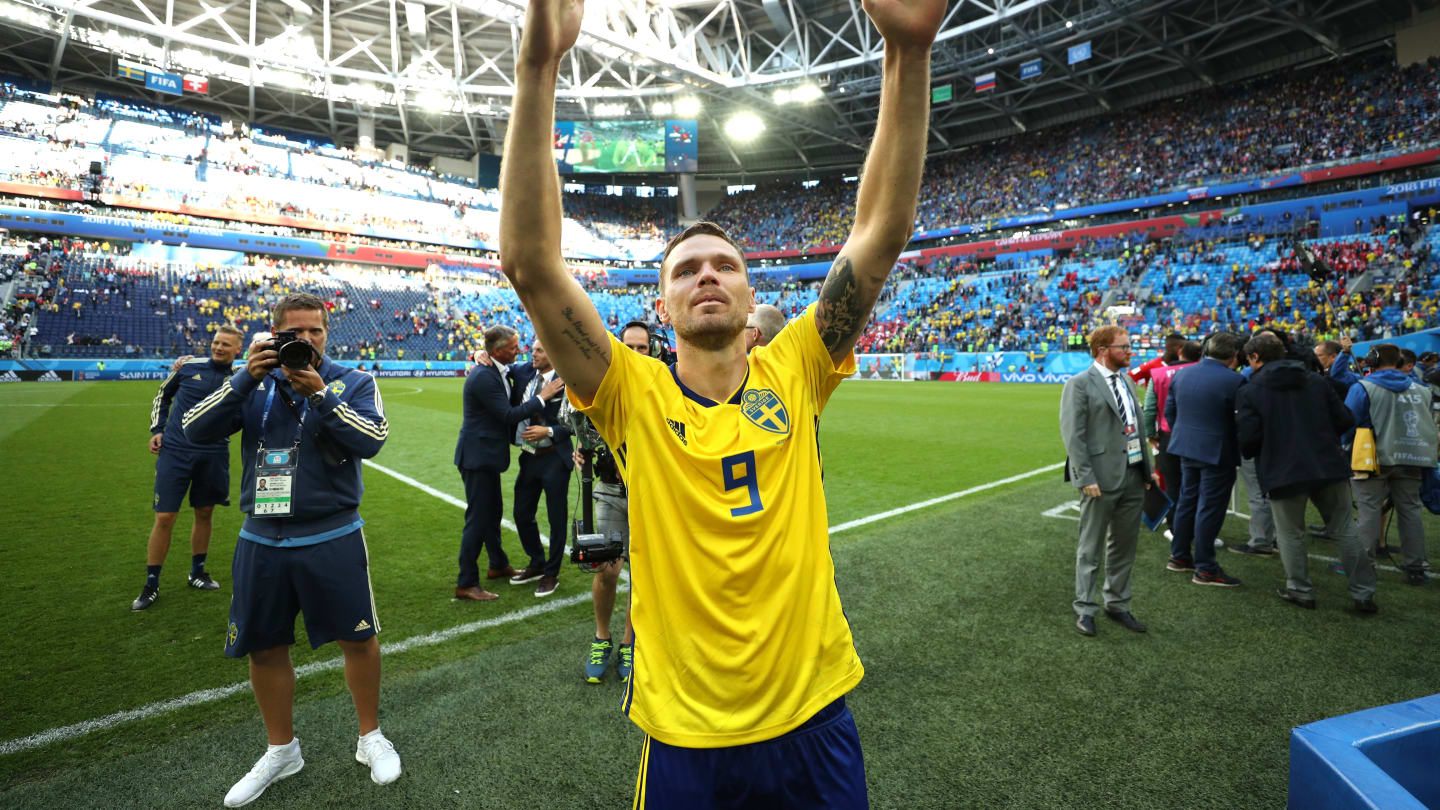 关于瑞典队客场战胜希腊队，稳居小组次席的信息