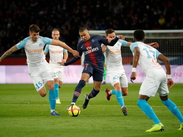 关于马赛连败，球迷要求重新评估球队实力的信息